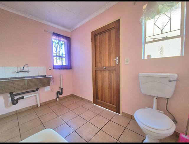 2 BEDROOM HOUSE TO LET IN DALPARK